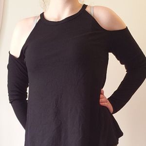 🍄Cold shoulder top🍄